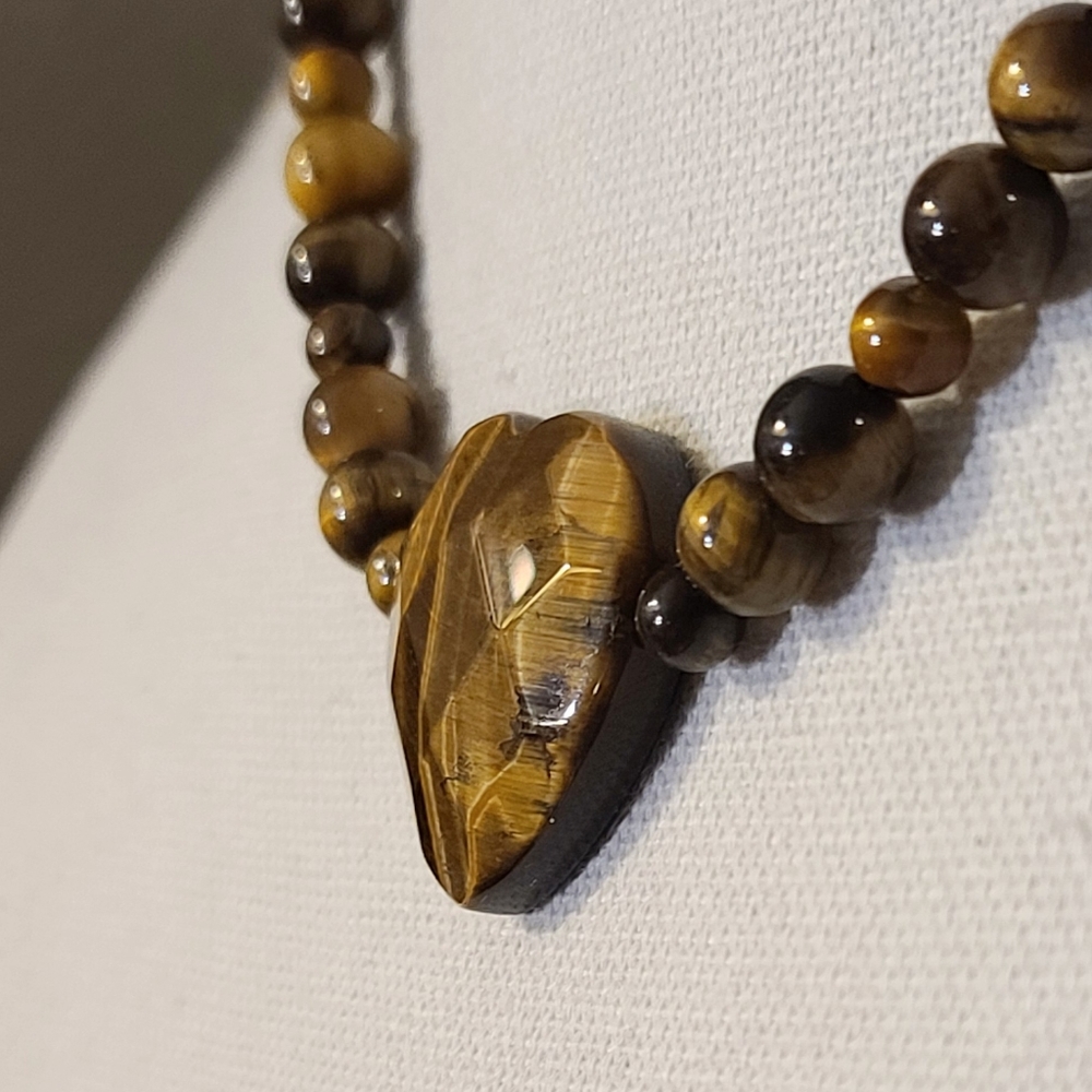 NWT Tiger's Eye Beaded Heart Necklace - Picture 5 of 8